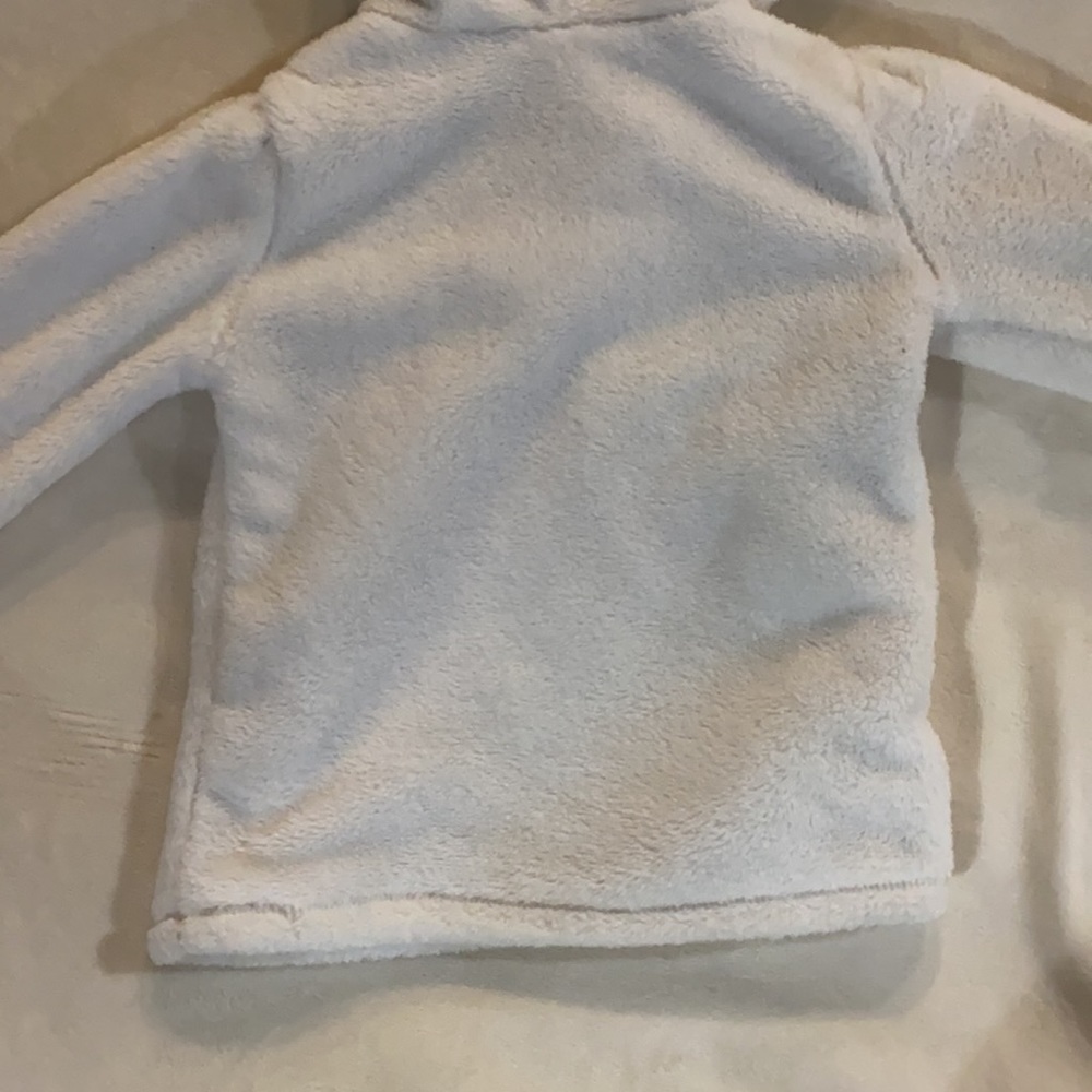 Carter’s soft pullover - Picture 10 of 13